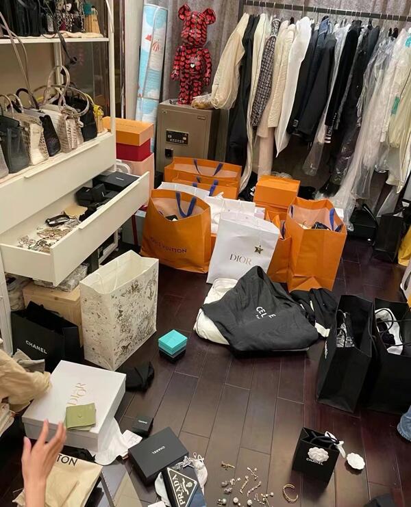 湛河区回收一线鞋服.jpg