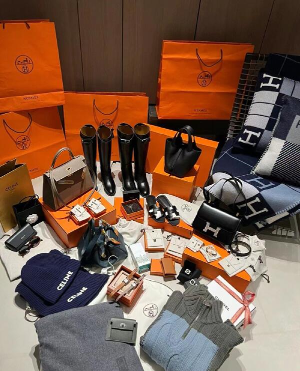 湛河区回收奢侈品鞋服.jpg